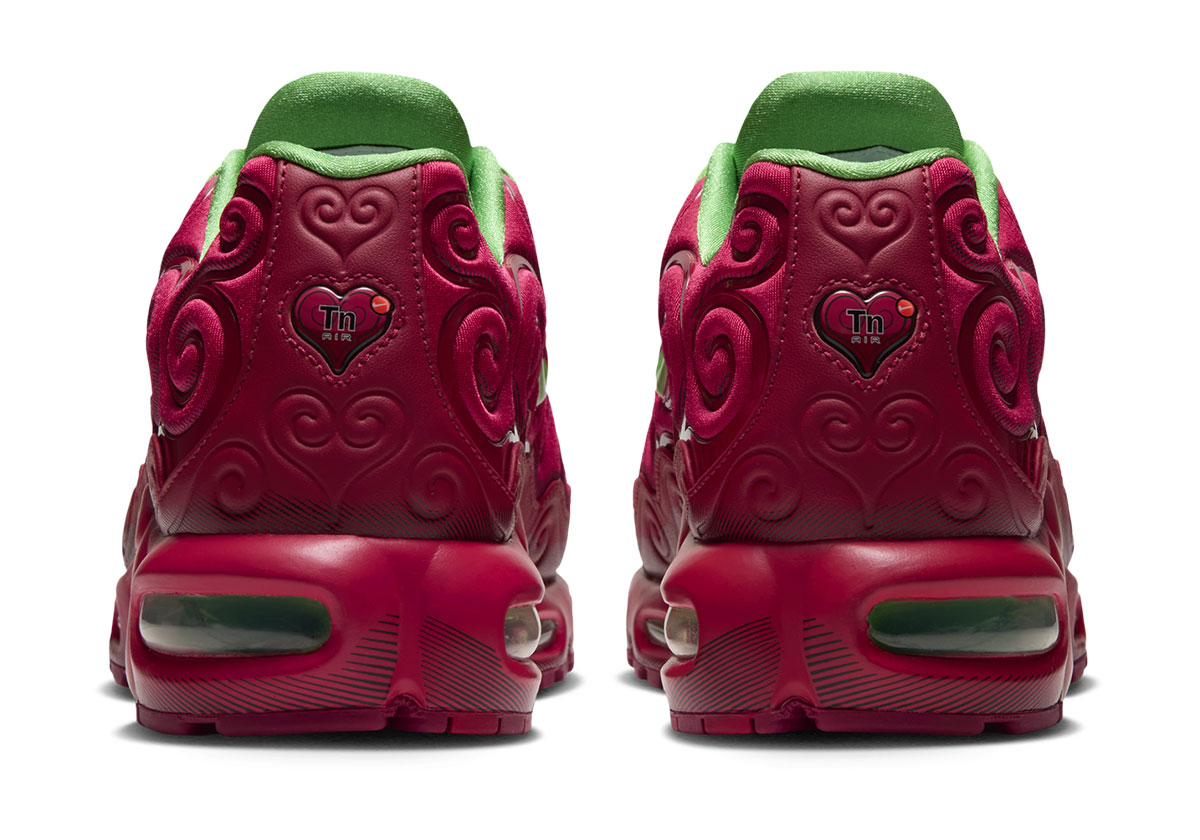 One Piece Air Max Plus 8
