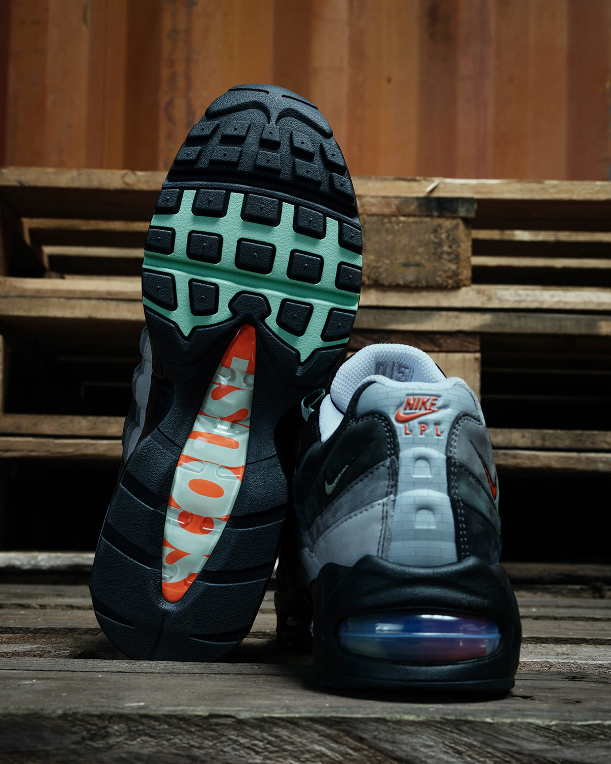 Air Max 95 Liverpool 5