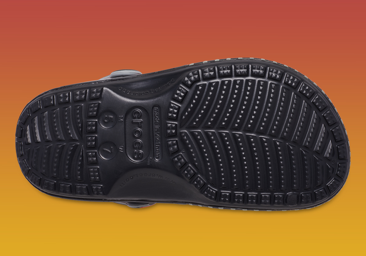 Chainsaw Man Crocs Classic Clog 4