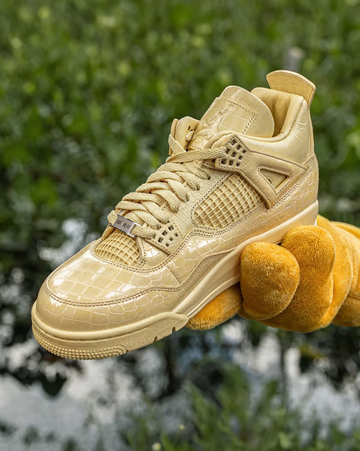 Air-Jordan-4-x-J-Balvin-Amazonas-Yantax