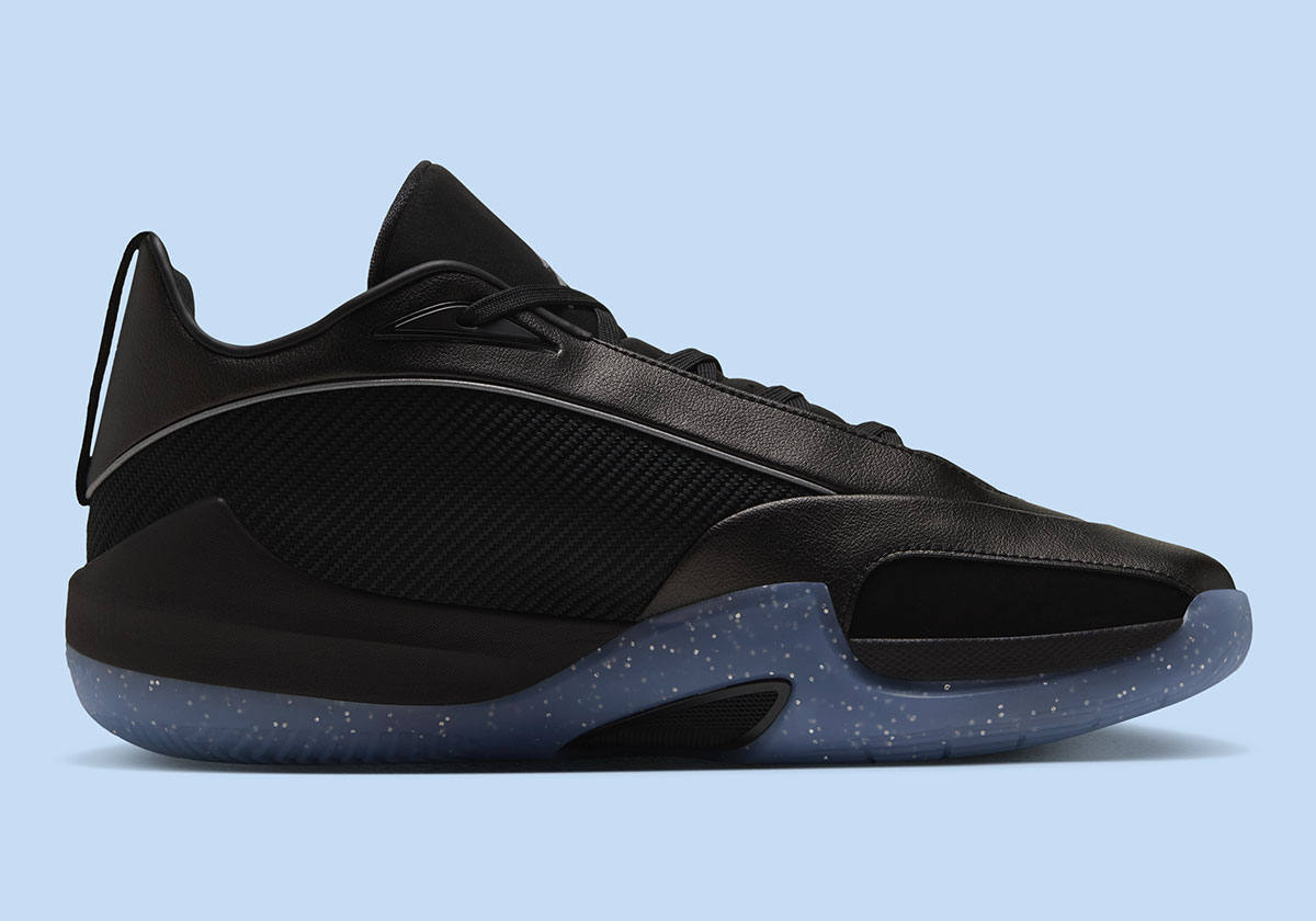 Jordan Triangle Black Metallic Silver Ib1154 002 4