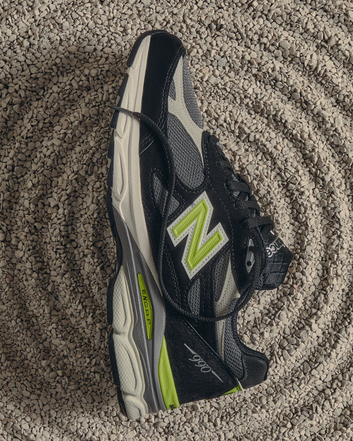 Kith United Arrows New Balance 990v3 Black Green 6