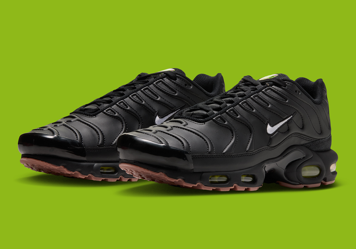 Nike Air Max Plus Premier Black Volt Iq6607 001 6