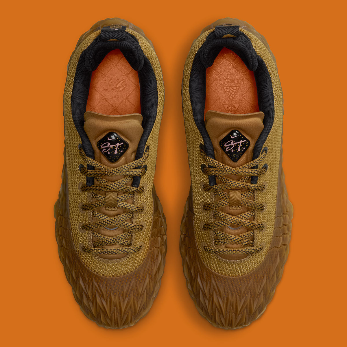 Nike St Charge Wheat Off Noir Bright Crimson Metallic Gold Io8062 700 4