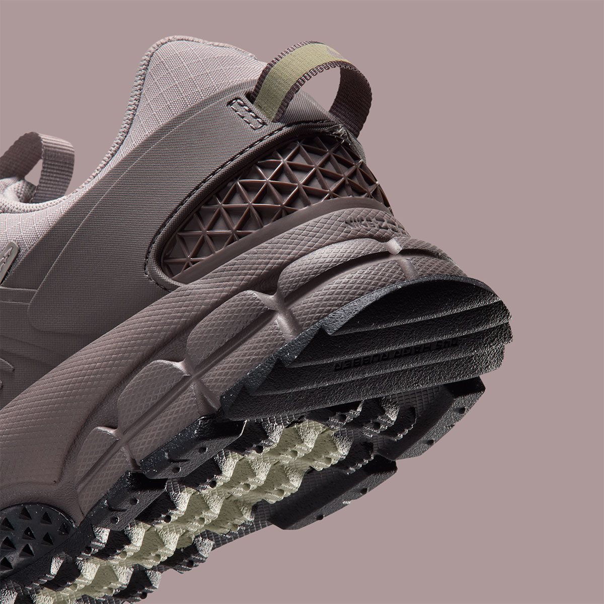 Nike Zoom Vomero 5 Roam Cave Stone Olive Aura Hq2181 201 9