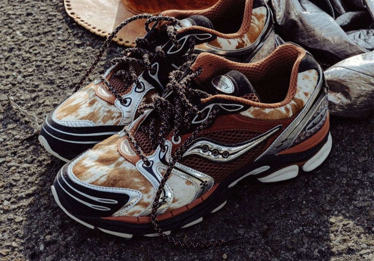 RAFFLE LIVE: Saucony Progrid Triumph 4 "Space Cowboy"
