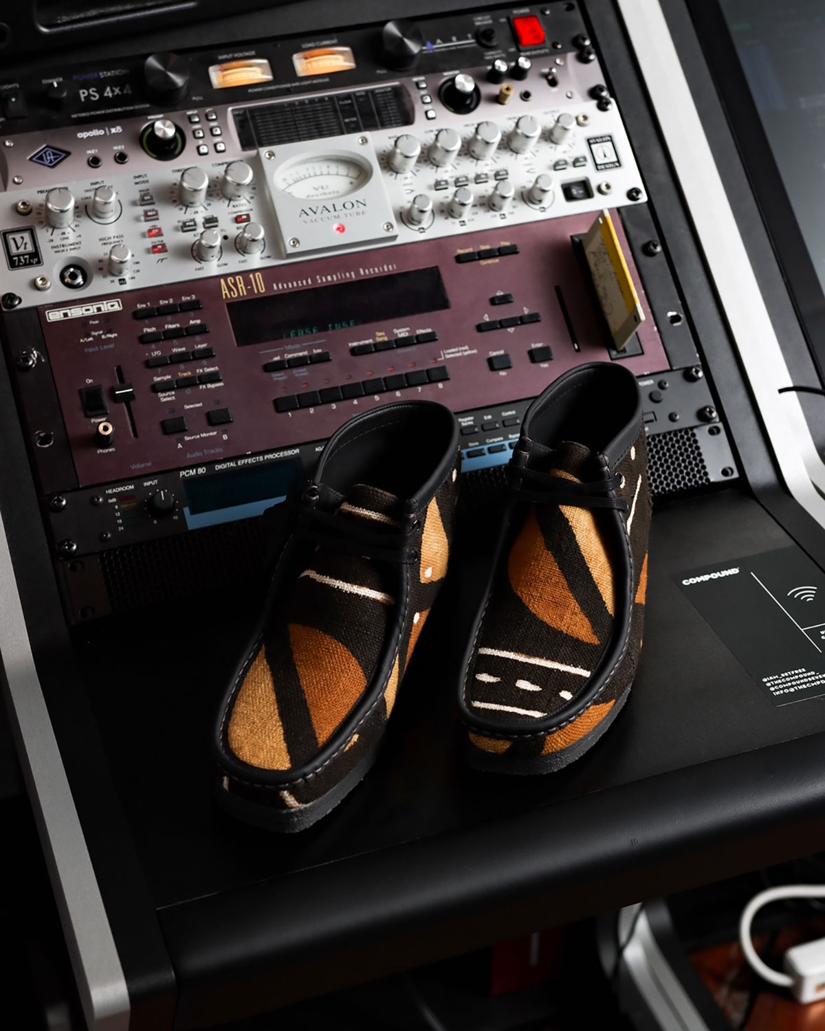 Compound Gallery Set Free Clarks Wallabee Mud Cloth 4