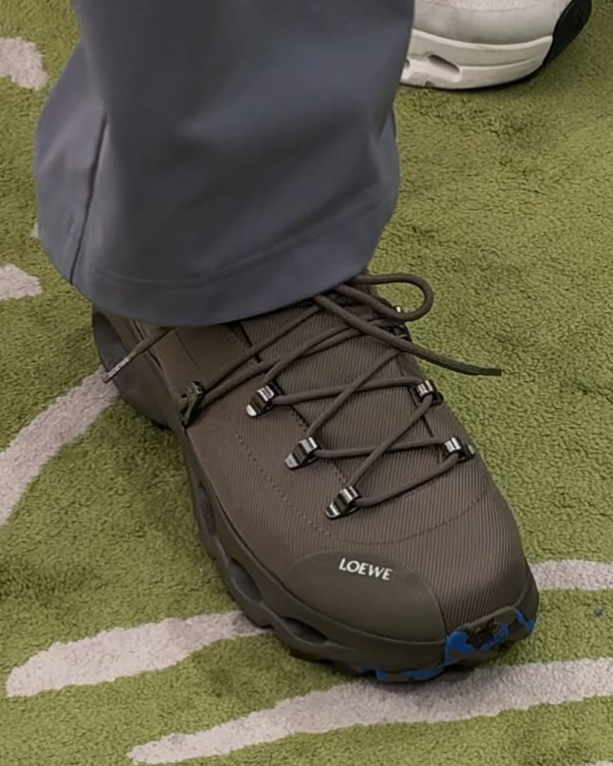 Loewe On Cloudsolo Hiker 2