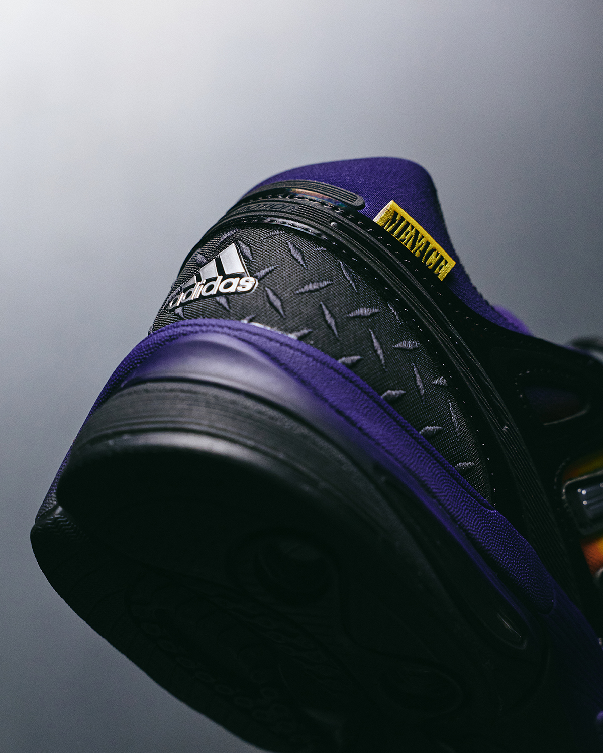 Menace Adidas Adistar Control 5 5