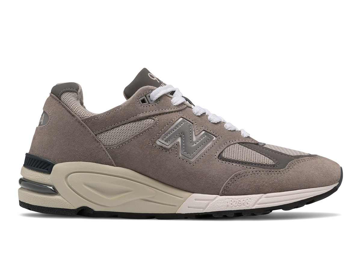 New Balance 990v2