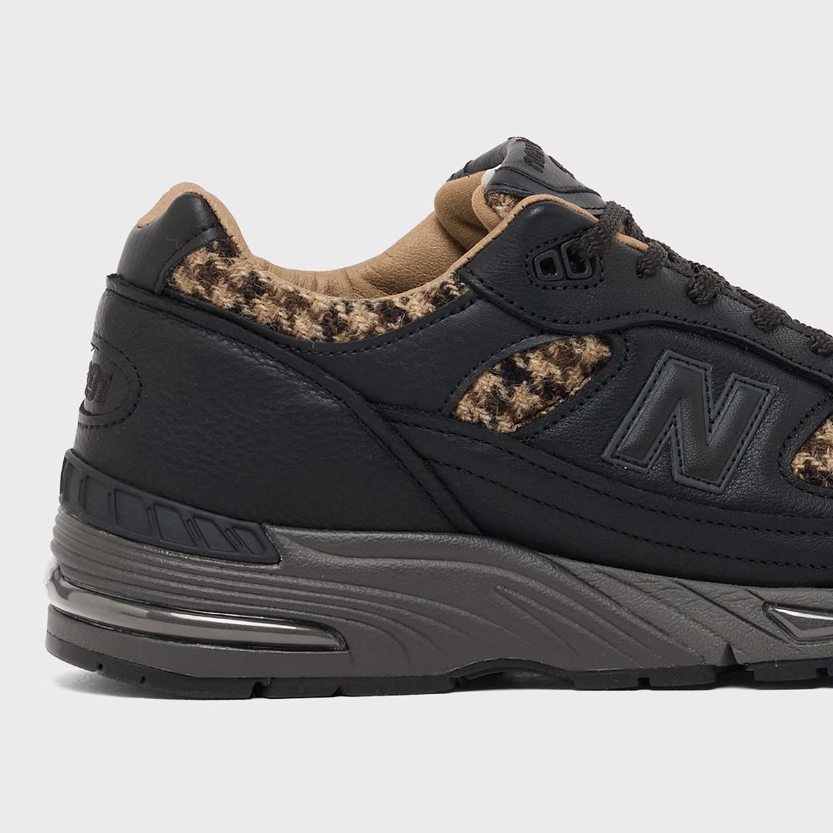 New Balance 991 Made In England Black Houndstooth 5
