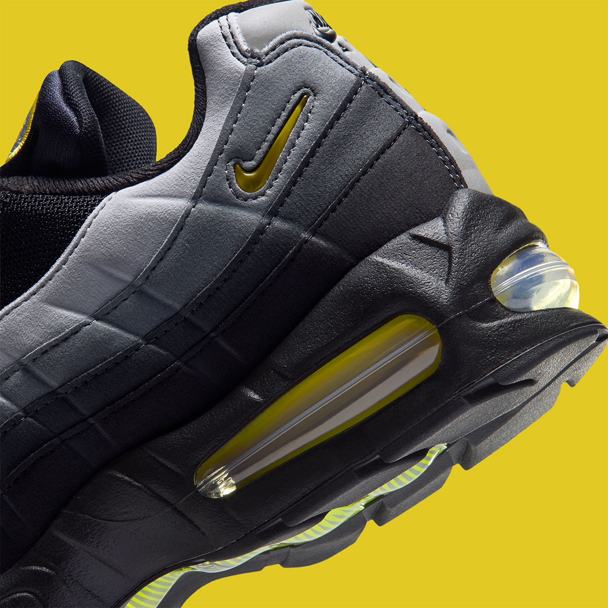 Nike Air Max 95 Batman Iq0229 001 1