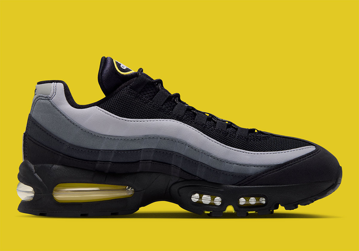 Nike Air Max 95 Batman Iq0229 001 4