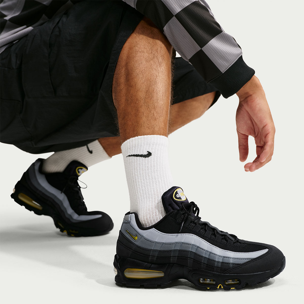 Nike Air Max 95 Batman Iq0229 001 9
