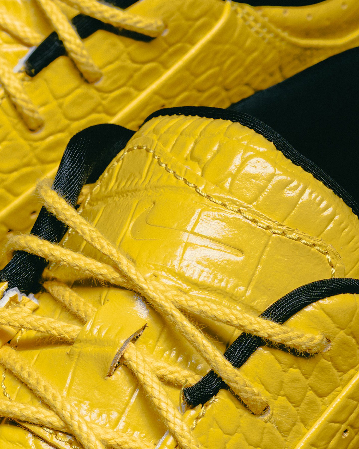 Nike Air Max Goadome Low Croc Vivid Sulfur Black Iv4517 700 2