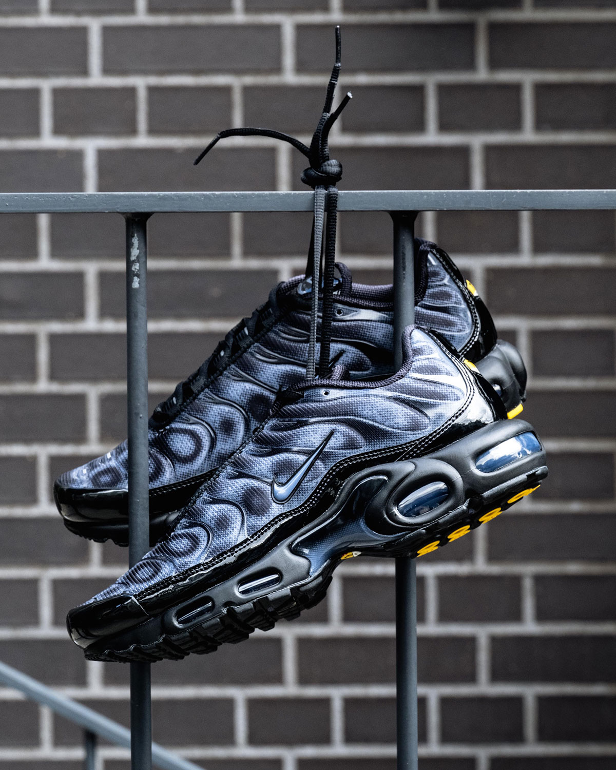 Nike Air Max Plus Black Cool Grey Diffused Blue Iq6605 001 1