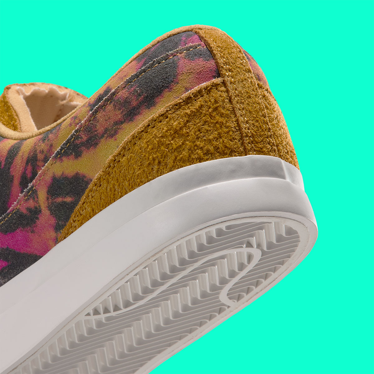 Nike Blazy Tie Dye Iv7023 700 9