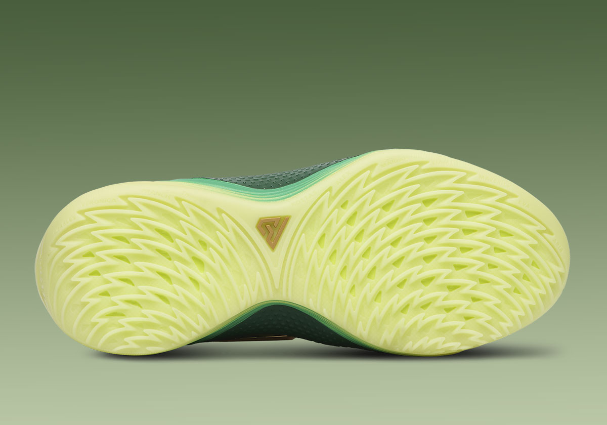 Nike Giannis Freak 8 Halloween 5