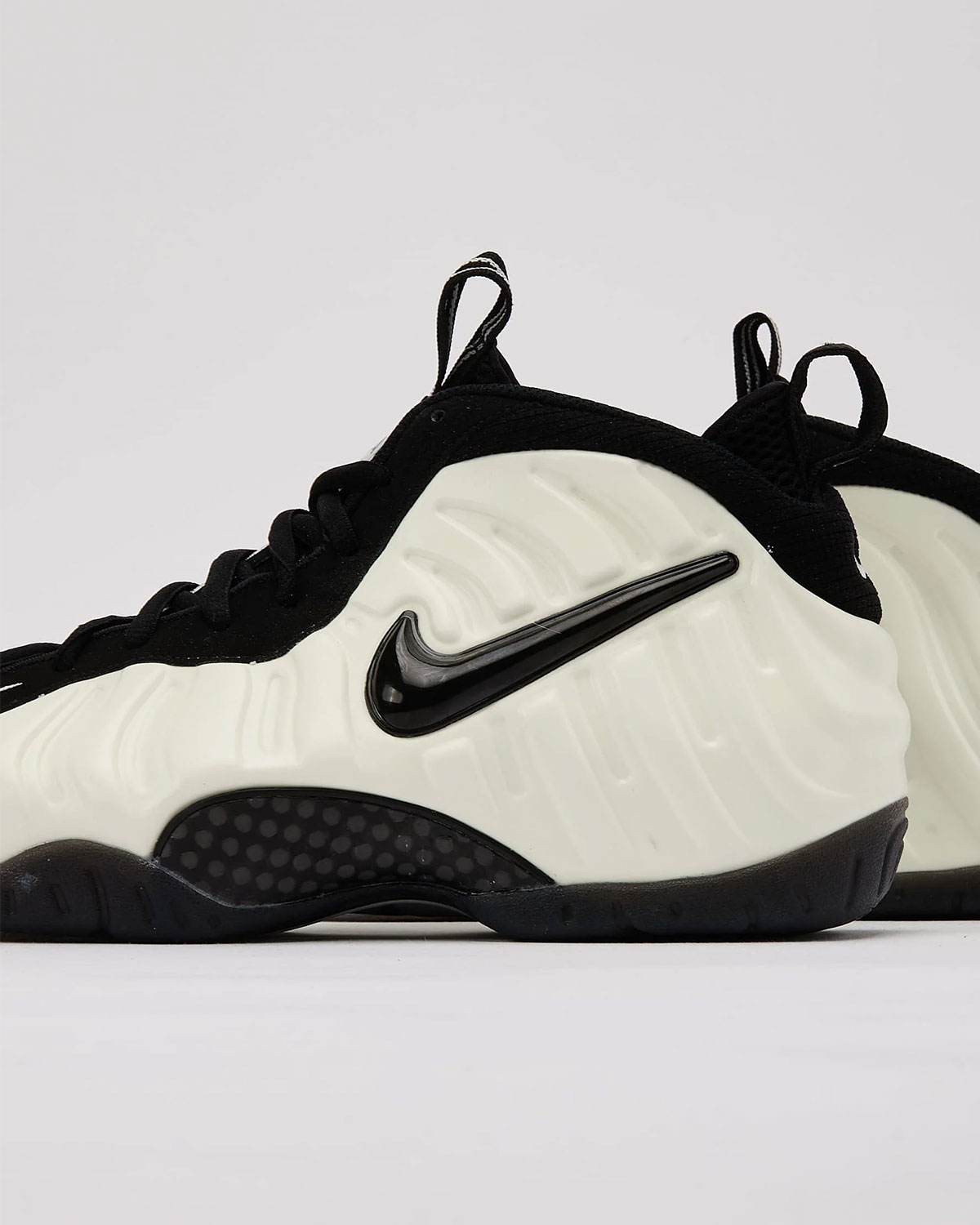 Nike Glow In The Dark Foamposite Pro 6