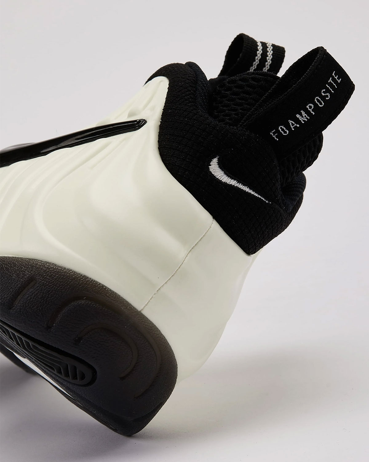 Nike Glow In The Dark Foamposite Pro 7