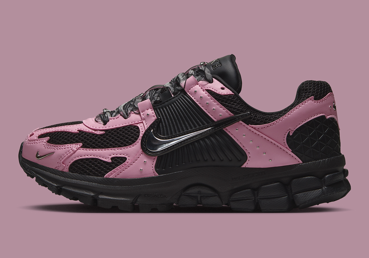 Nike Zoom Vomero 5 Black Medium Soft Pink Metallic Silver Ix7042 010 1
