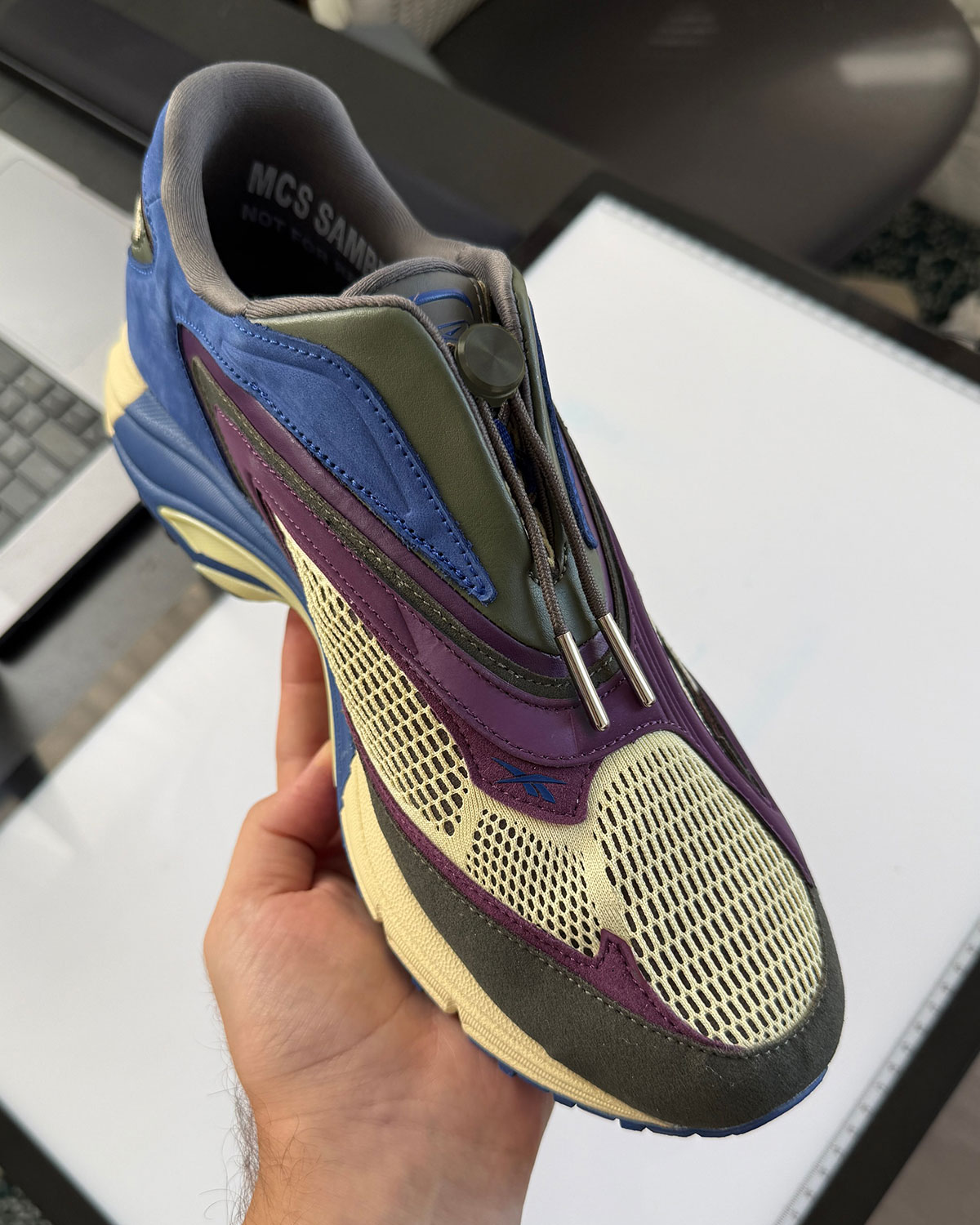 Reebok Ltd Premier Arena 4